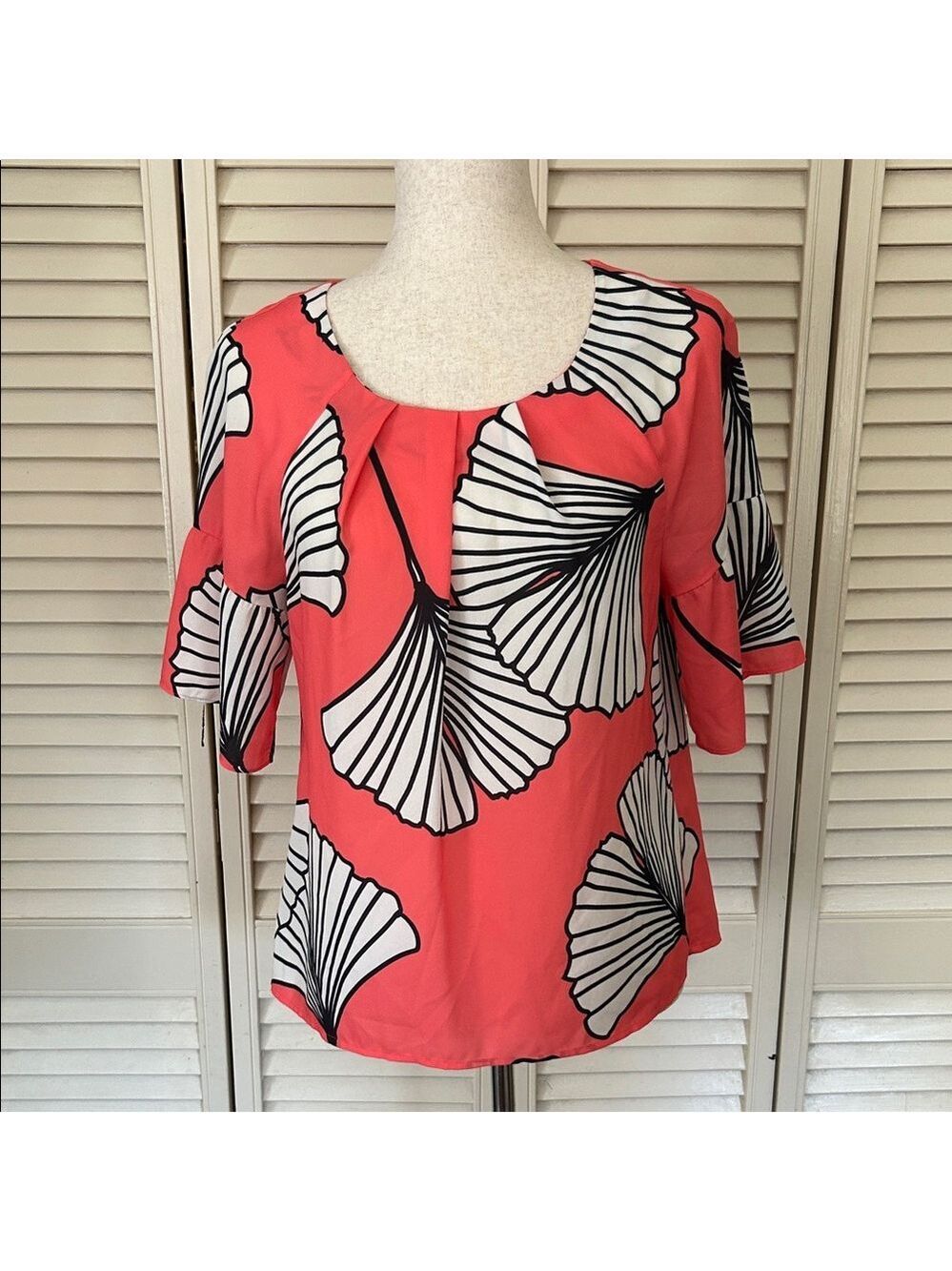 CROSBY by Mollie Burch Coral Botanical Print Blouse | Size XS - Picture 7 of 7
